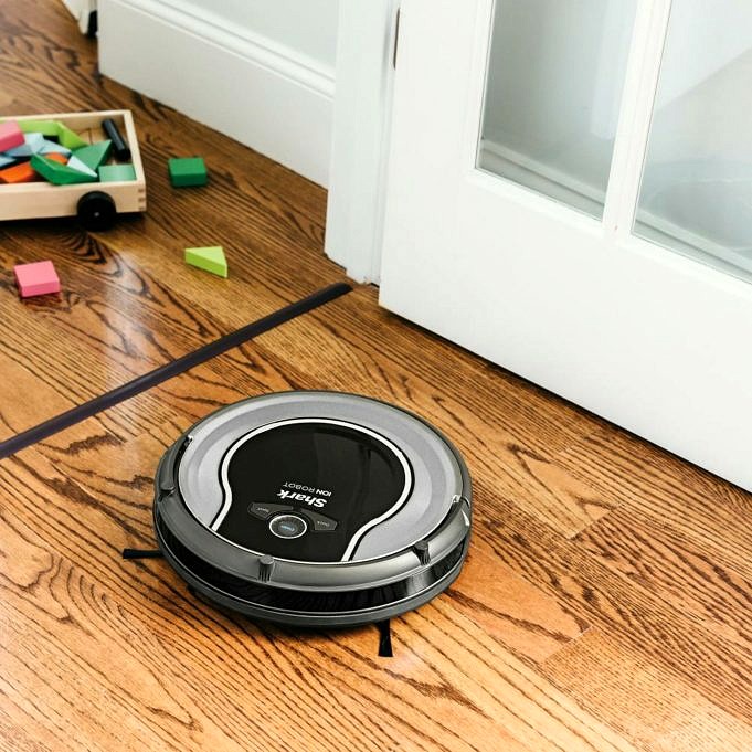 The Ultimate Shark ION 750 Review - Roomba Killer?